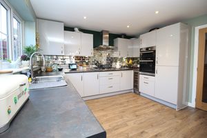 Kitchen- click for photo gallery